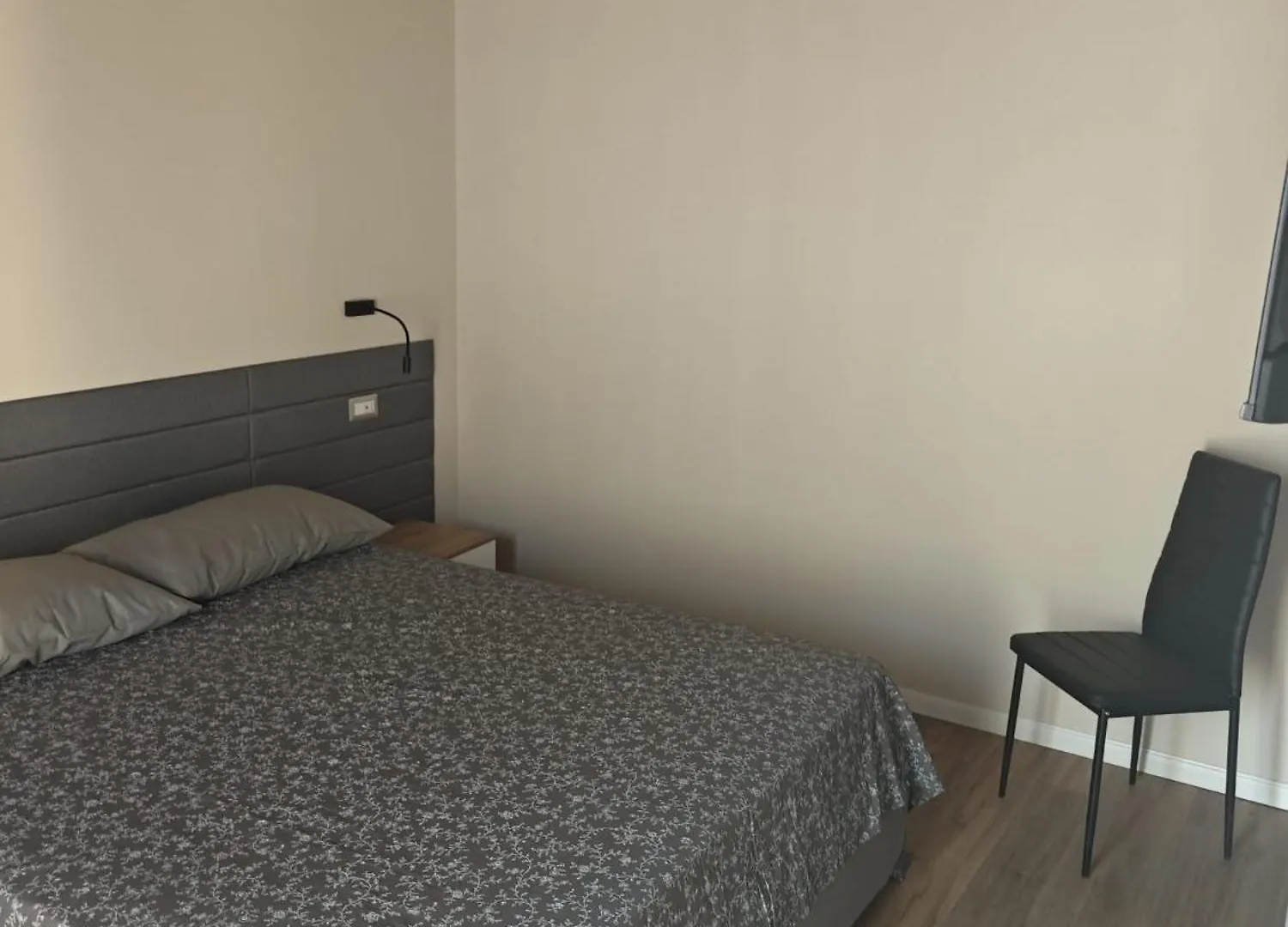 Celeste Home Center Catania 0*,  Italia